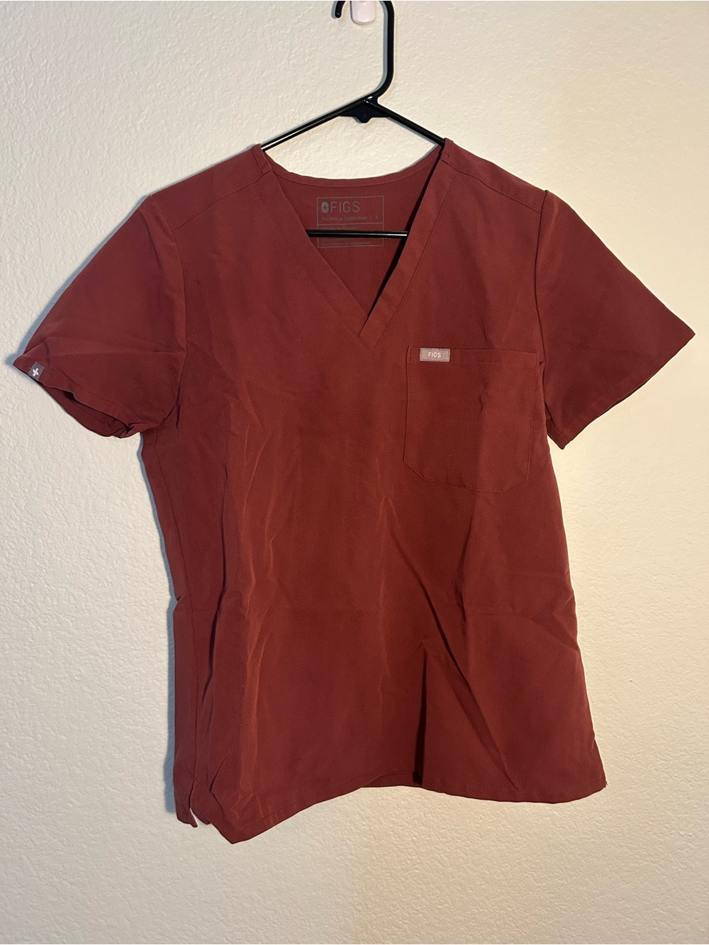 Figs Maroon Catarina Scrub Top Women's Small